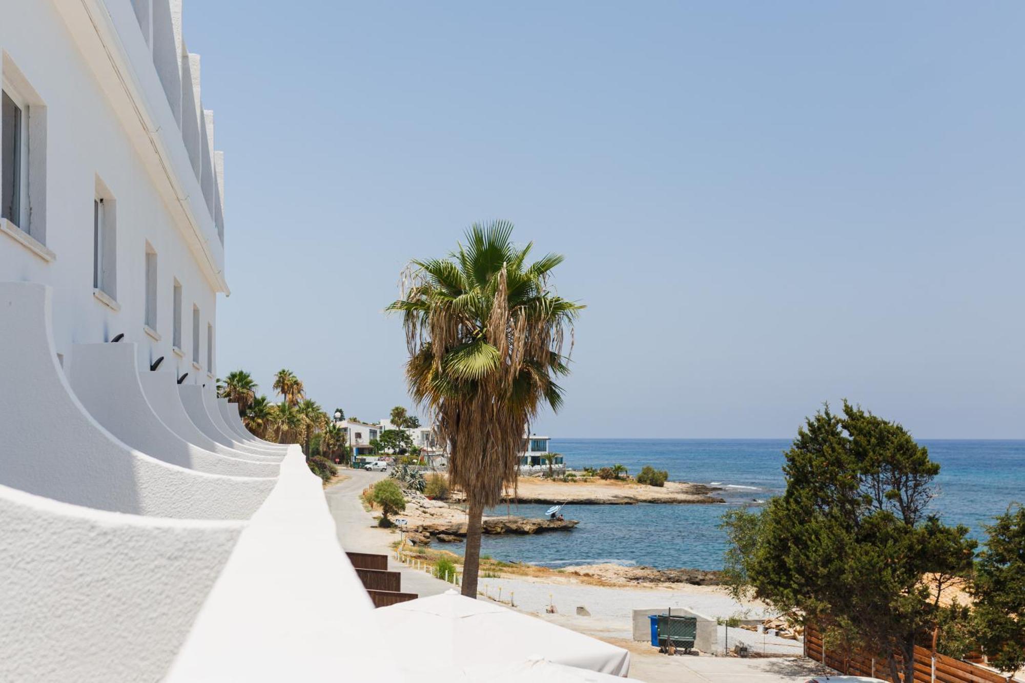 Отель Azure Bay Agia Varvara Экстерьер фото