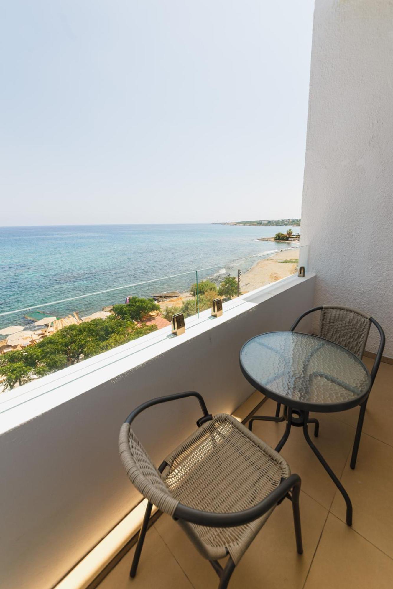 Отель Azure Bay Agia Varvara Экстерьер фото
