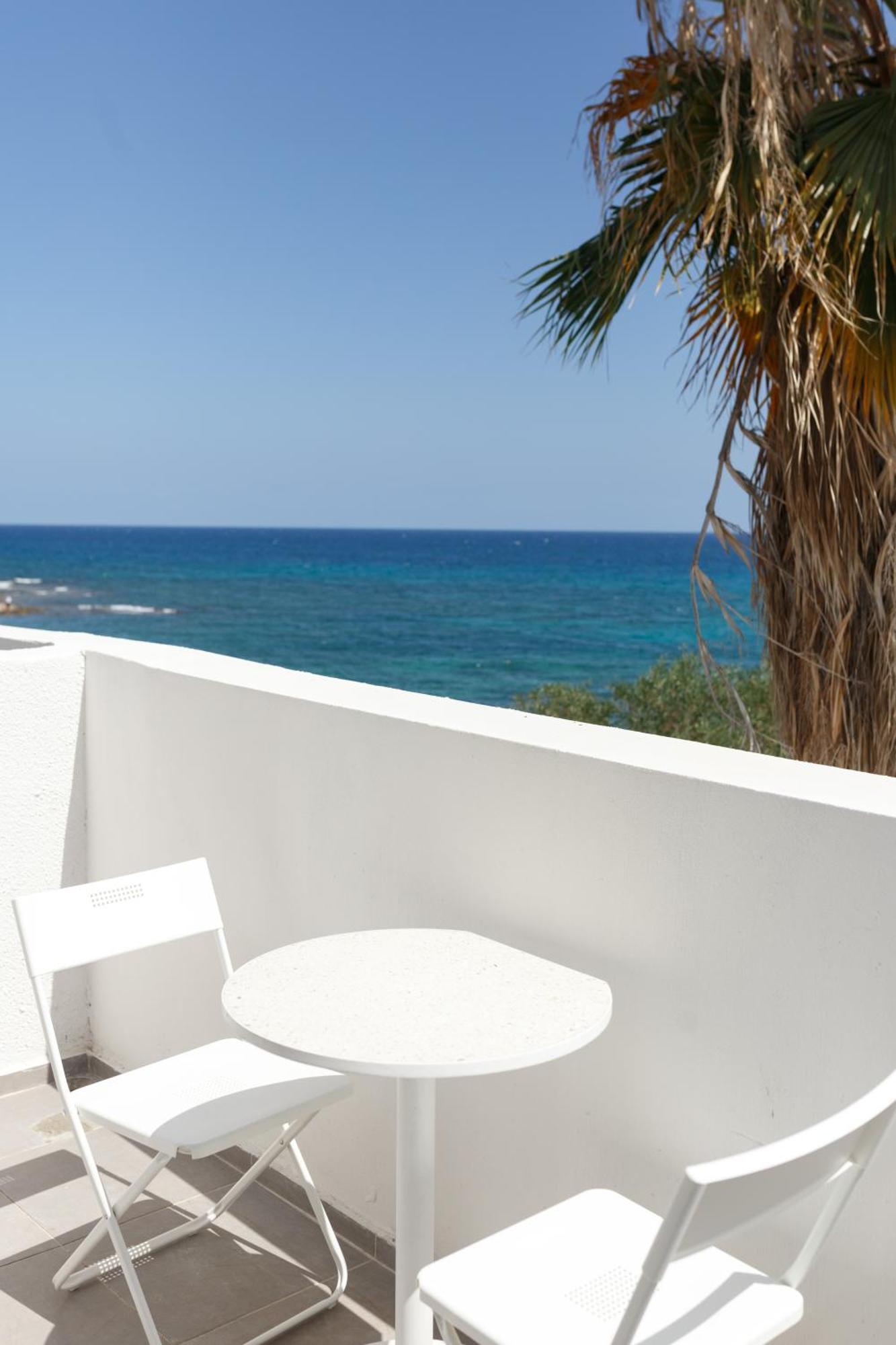 Отель Azure Bay Agia Varvara Экстерьер фото