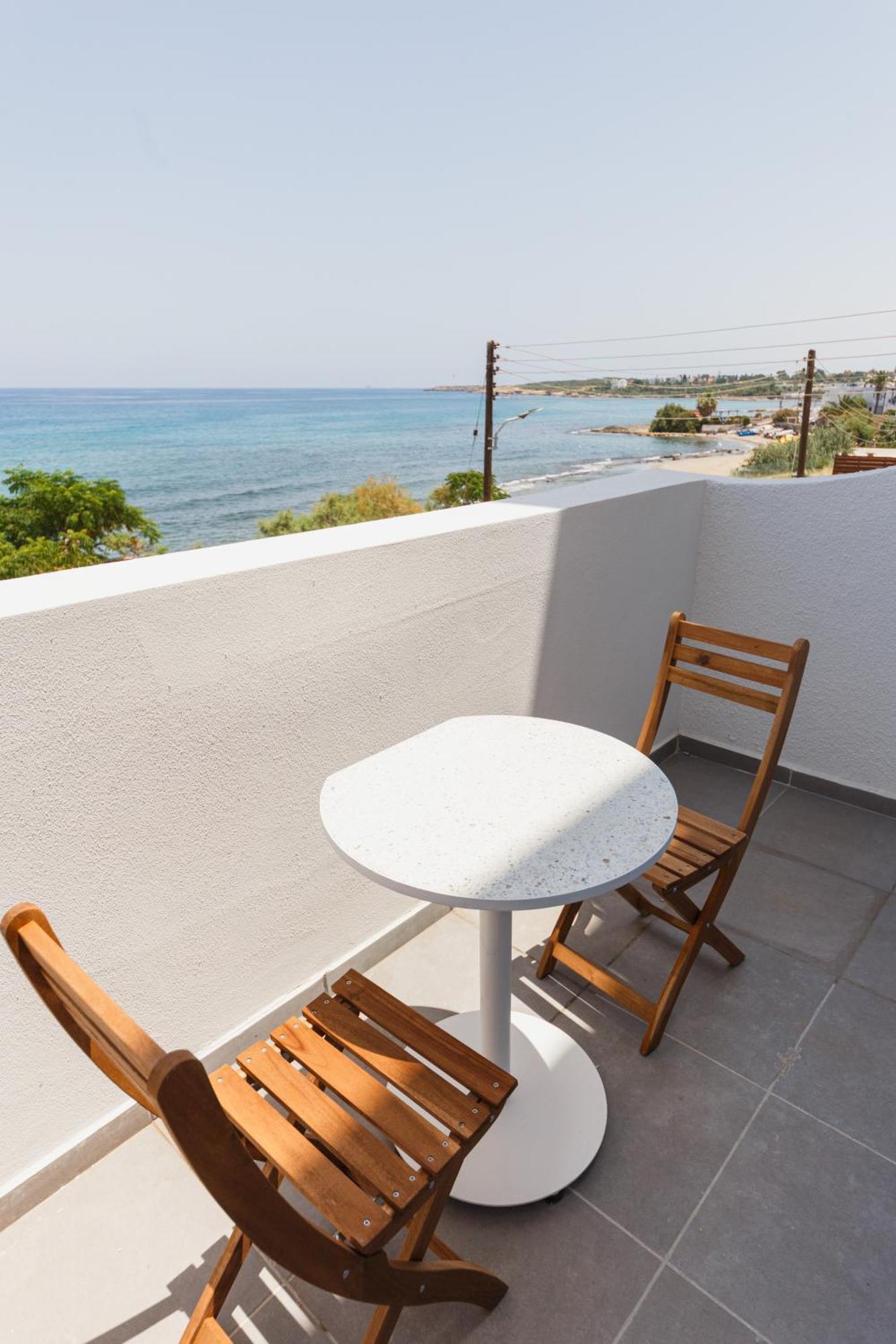 Отель Azure Bay Agia Varvara Экстерьер фото