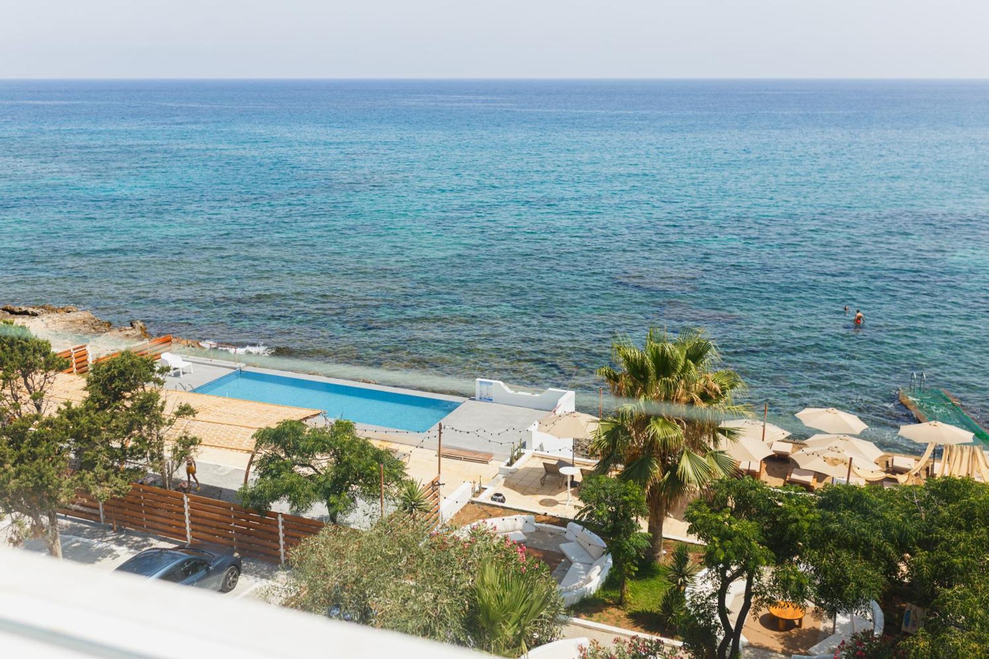 Отель Azure Bay Agia Varvara Экстерьер фото